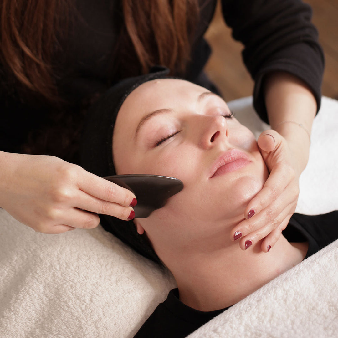 Facial 001 Bespoke Facial Treatment with Clinic Therapist 001 Skincare London